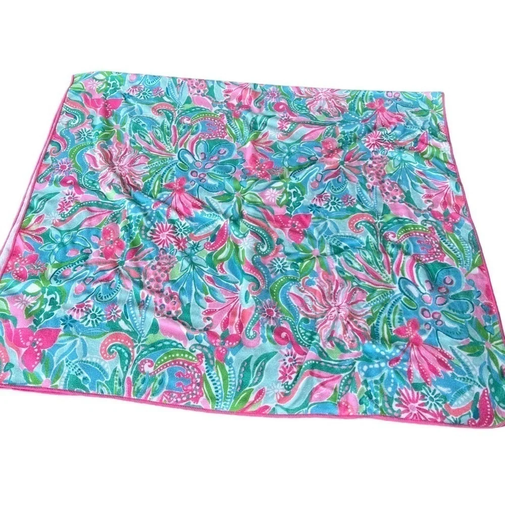 Lilly Pulitzer Golden Hour Oversized Microfiber Lounge Towel Bright Floral GUC